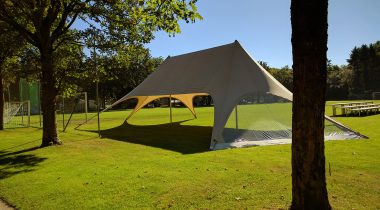 StarDouble geplaatst voor het Belgisch kampioenschap Kubb in Aalst, vooraanzicht.