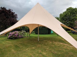 Communiefeest in Affligem, buitenaanzicht