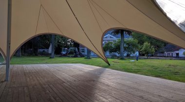 Onderdeel van een bedrijfsevent in Oost Eeklo, zicht naar buiten